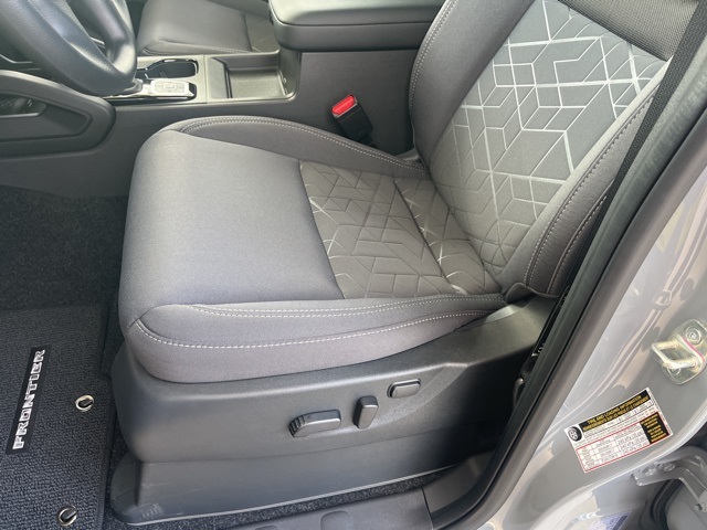 2026 Nissan Frontier Crew Cab SV photo 7