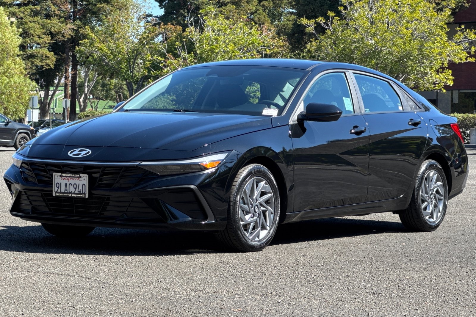 2024 Hyundai Elantra SEL photo 6