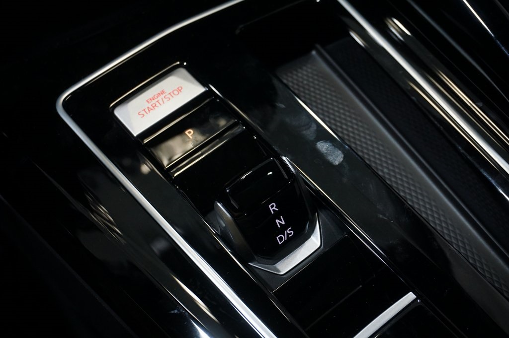 2025 Volkswagen Golf GTI Autobahn photo 15