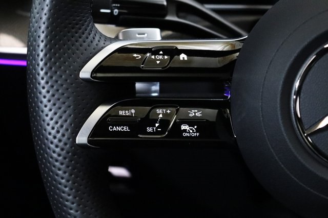 2025 Mercedes Benz C 300 4MATIC photo 4