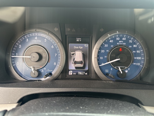 2016 Toyota Sienna XLE photo 10