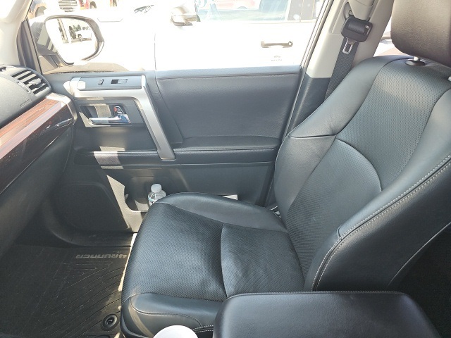2016 Toyota 4Runner Limited photo 8