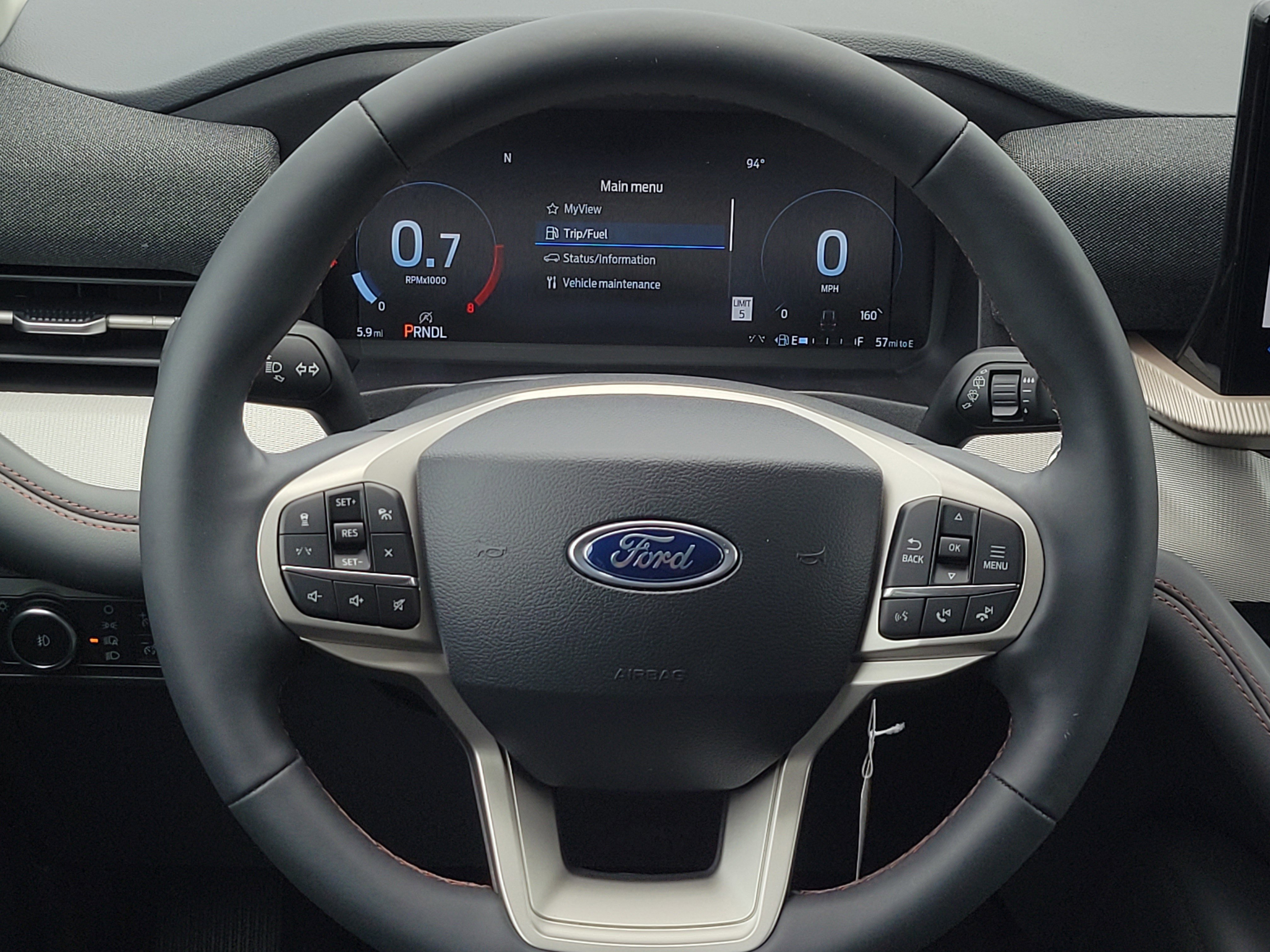 2025 Ford Explorer photo 4