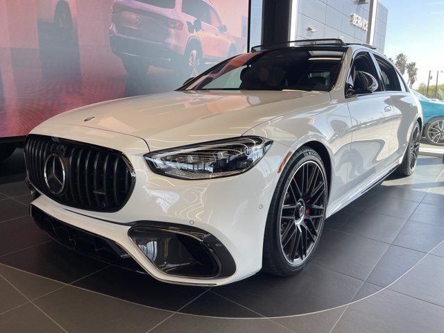 2025 Mercedes Benz S 450 63 e 4MATIC photo 3