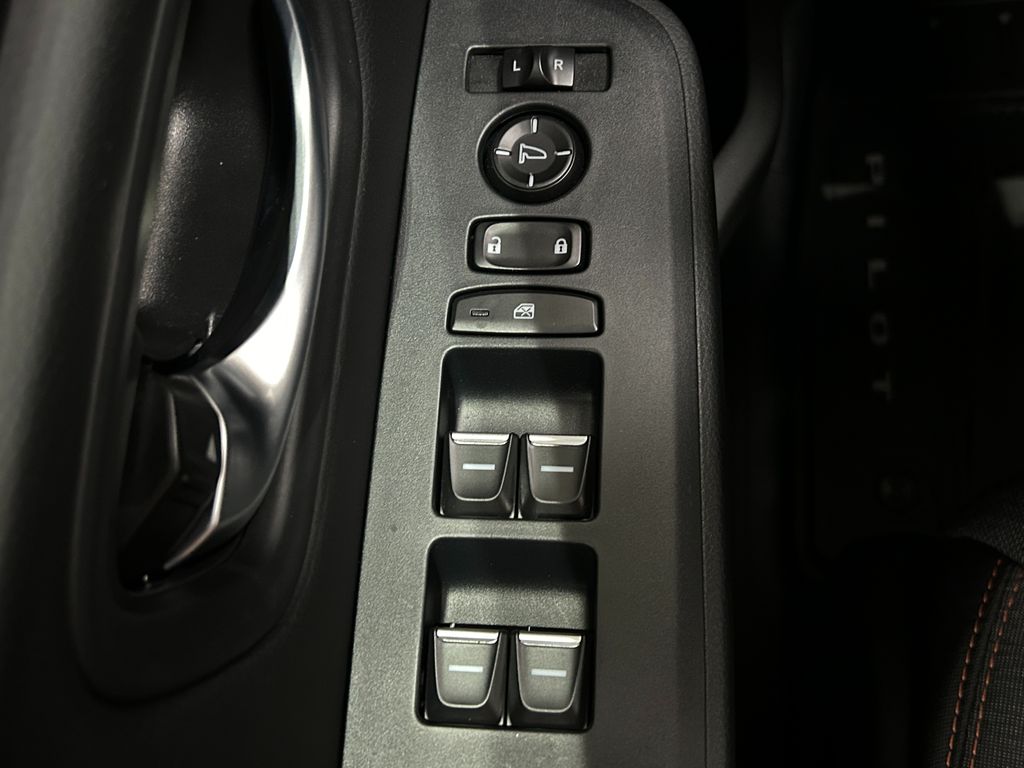 2025 Honda Pilot Sport photo 10