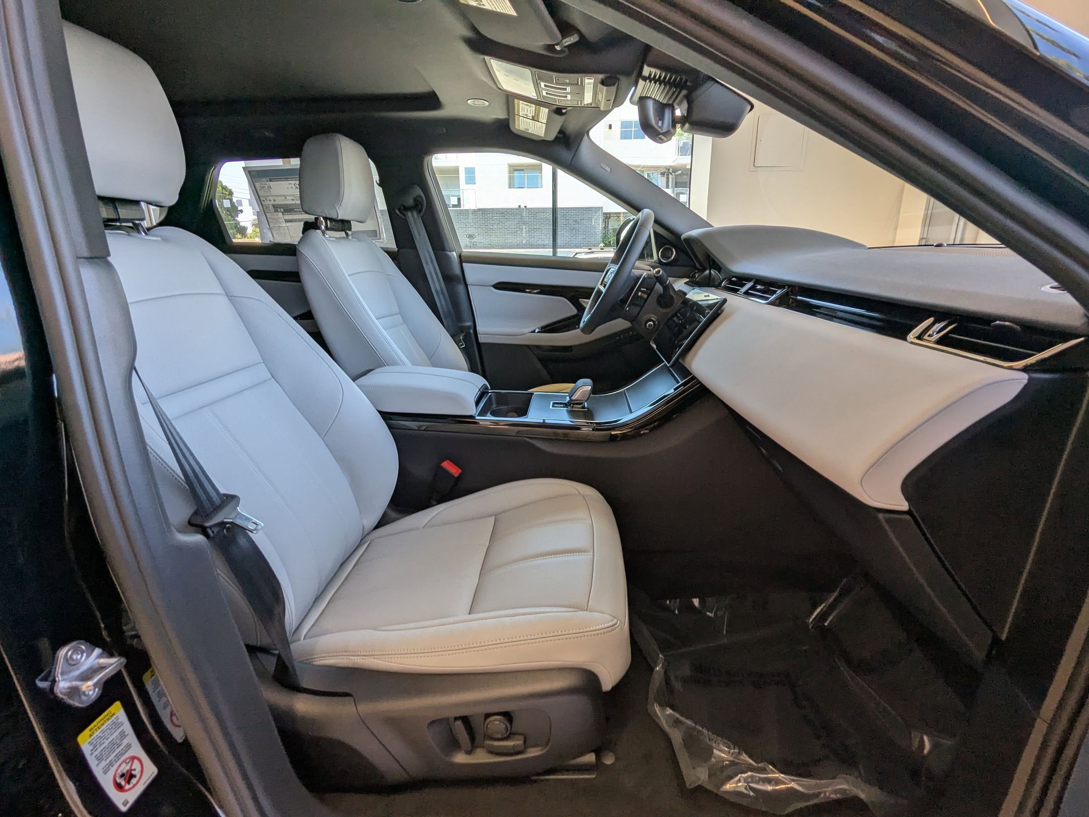 2026 Land Rover Range Rover Evoque S photo 15