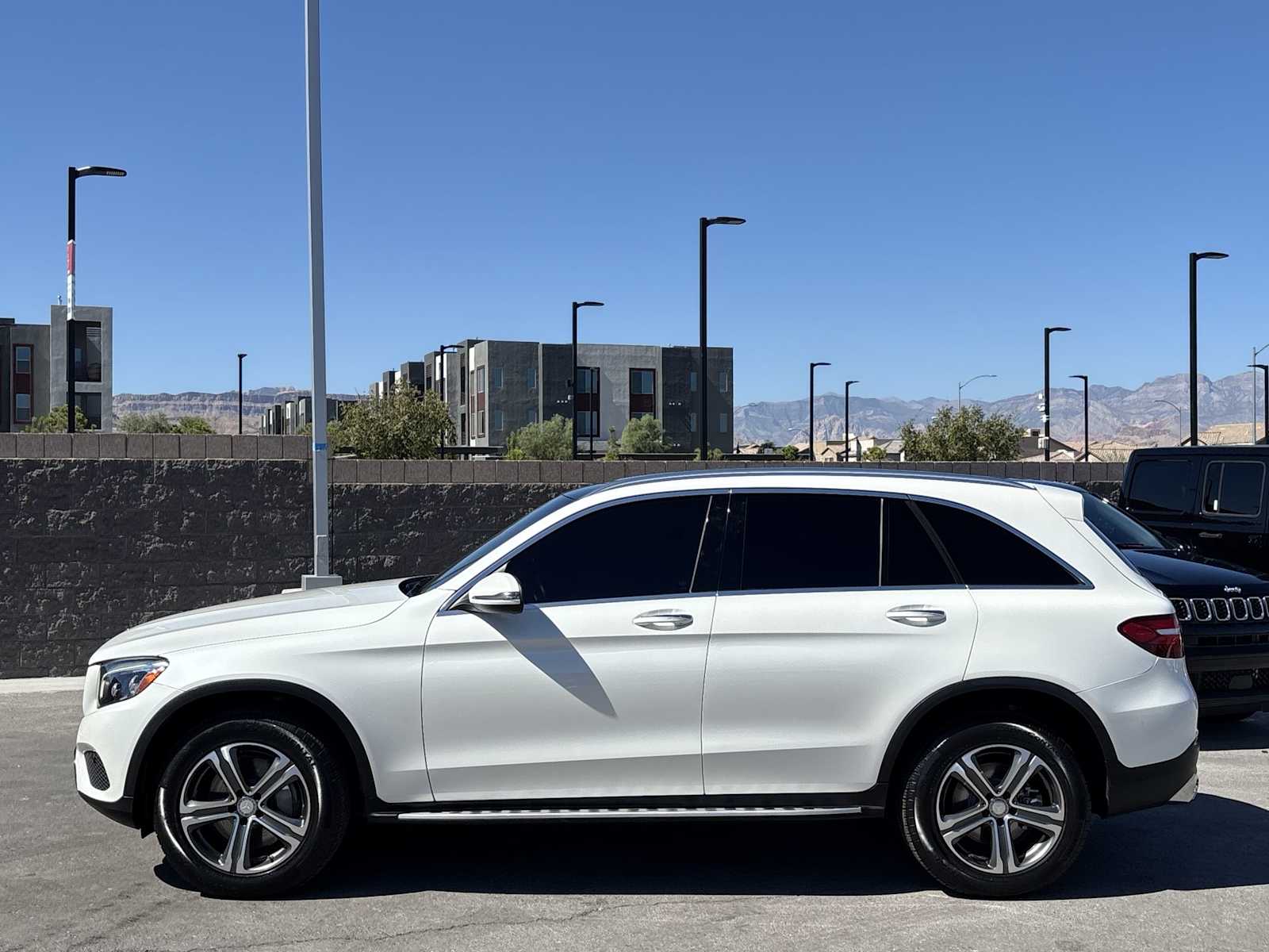 2016 Mercedes Benz GLC 300 photo 3