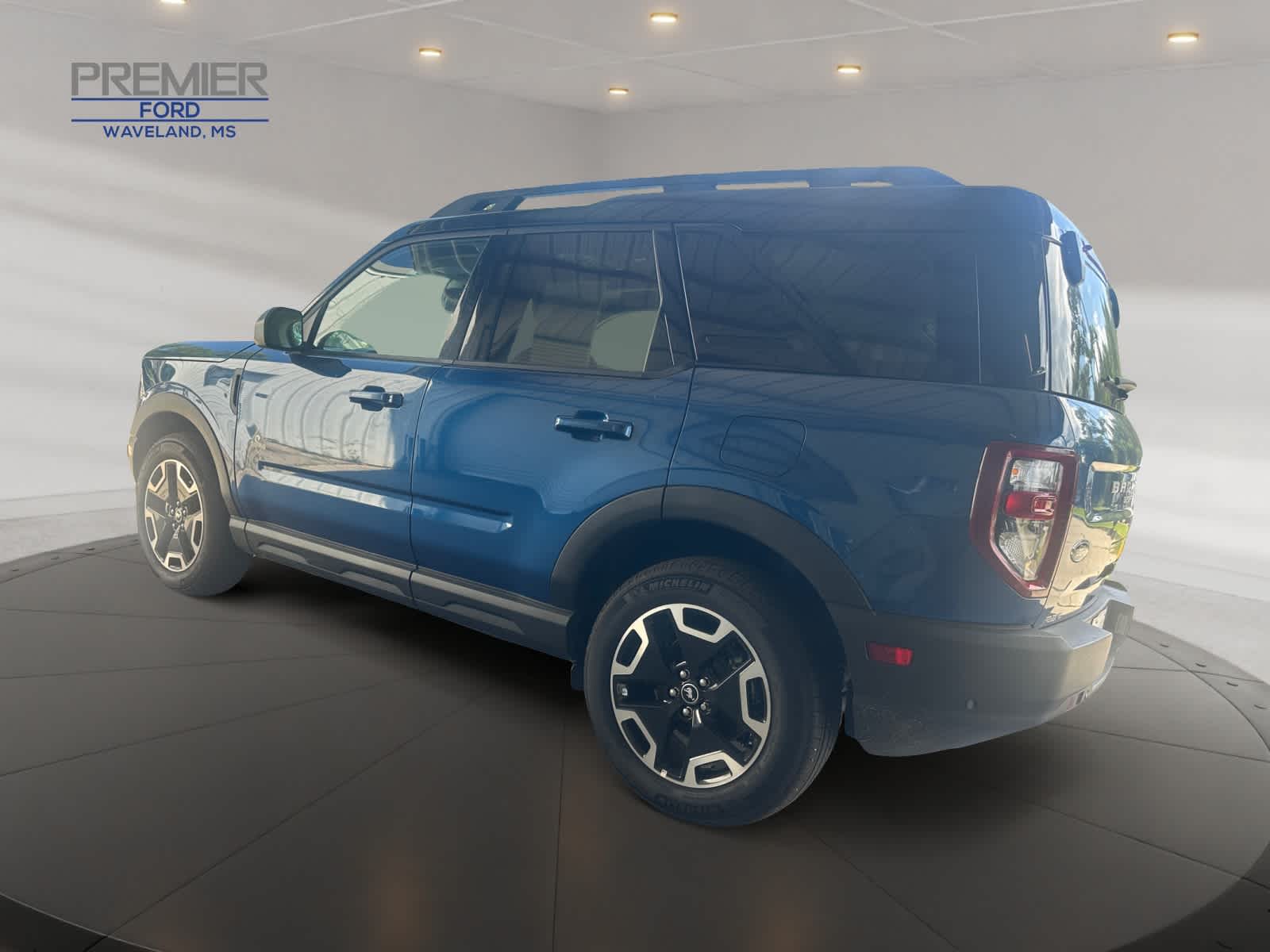 2024 Ford Bronco Sport Outer Banks photo 2