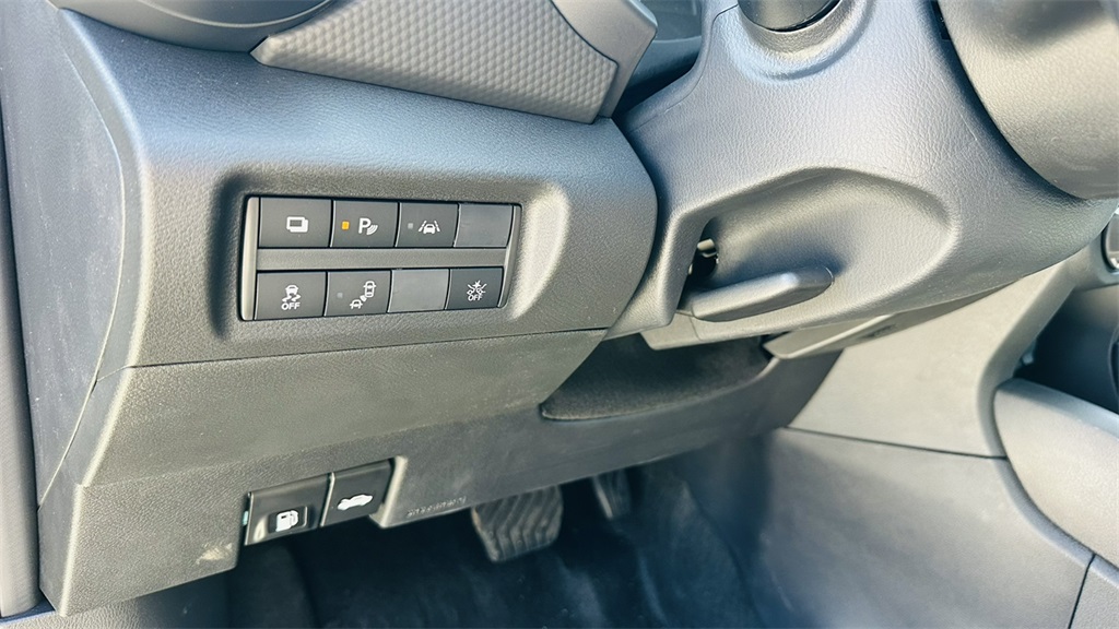 2025 Nissan Kicks Play S photo 12