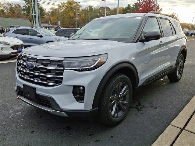 2026 Ford Explorer photo 3