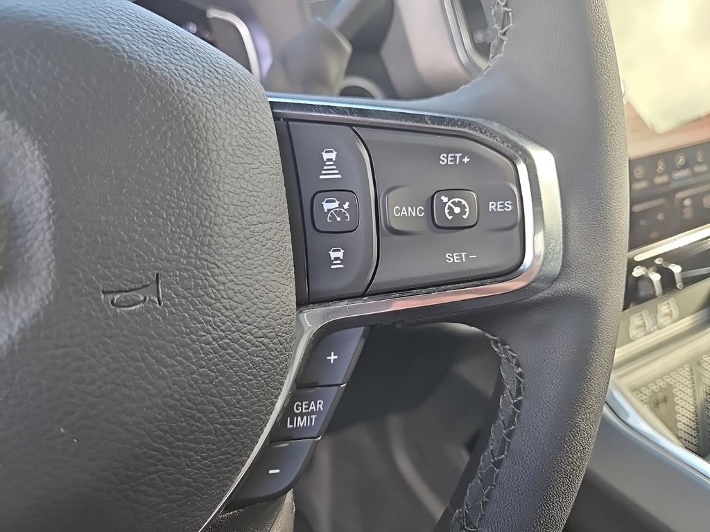 2025 Ram 2500 Laramie photo 18