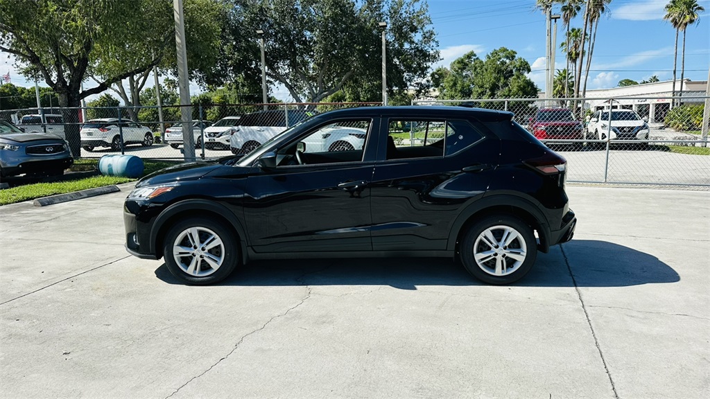 2025 Nissan Kicks Play S photo 3