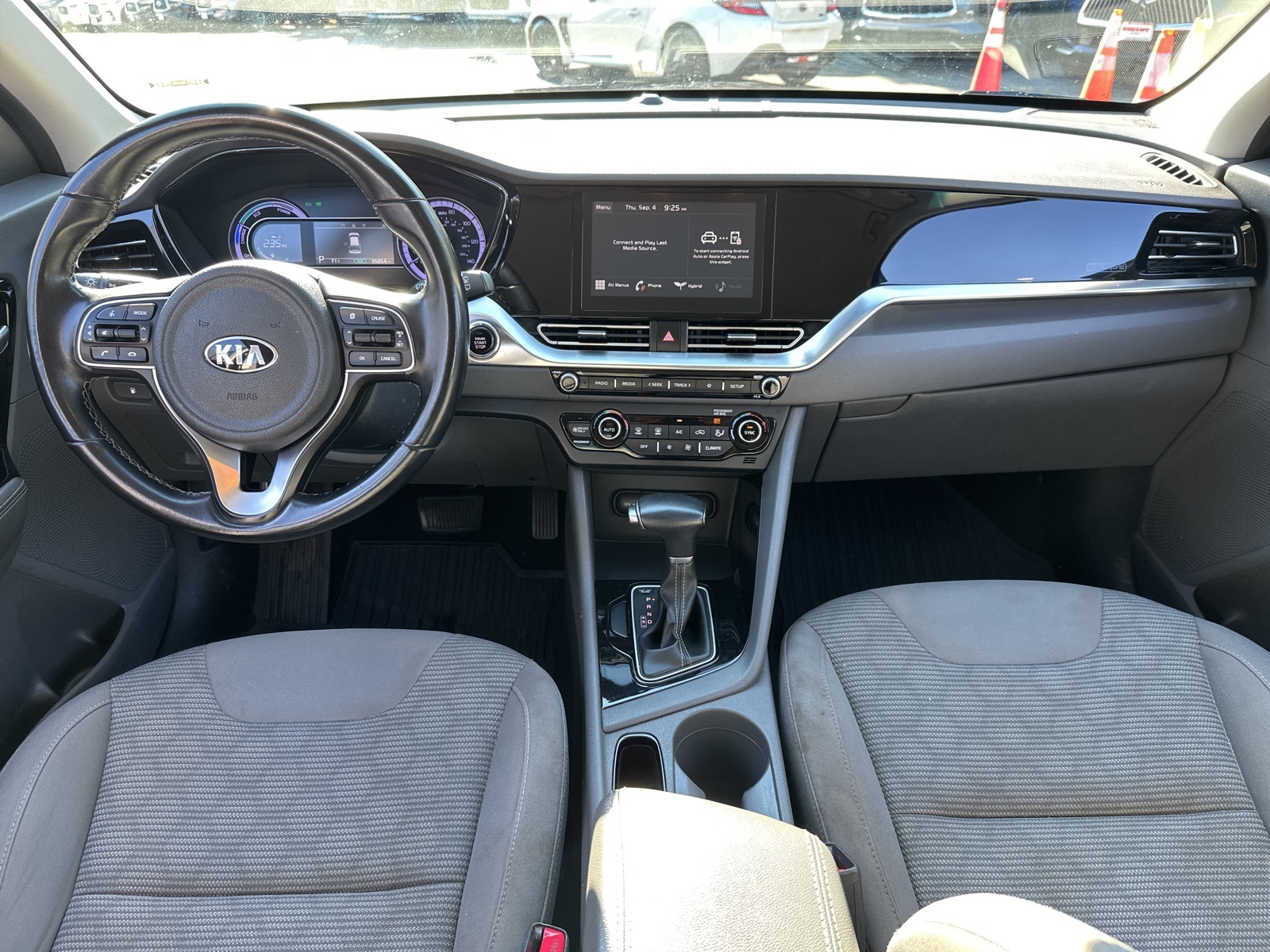 2021 Kia Niro LXS photo 2