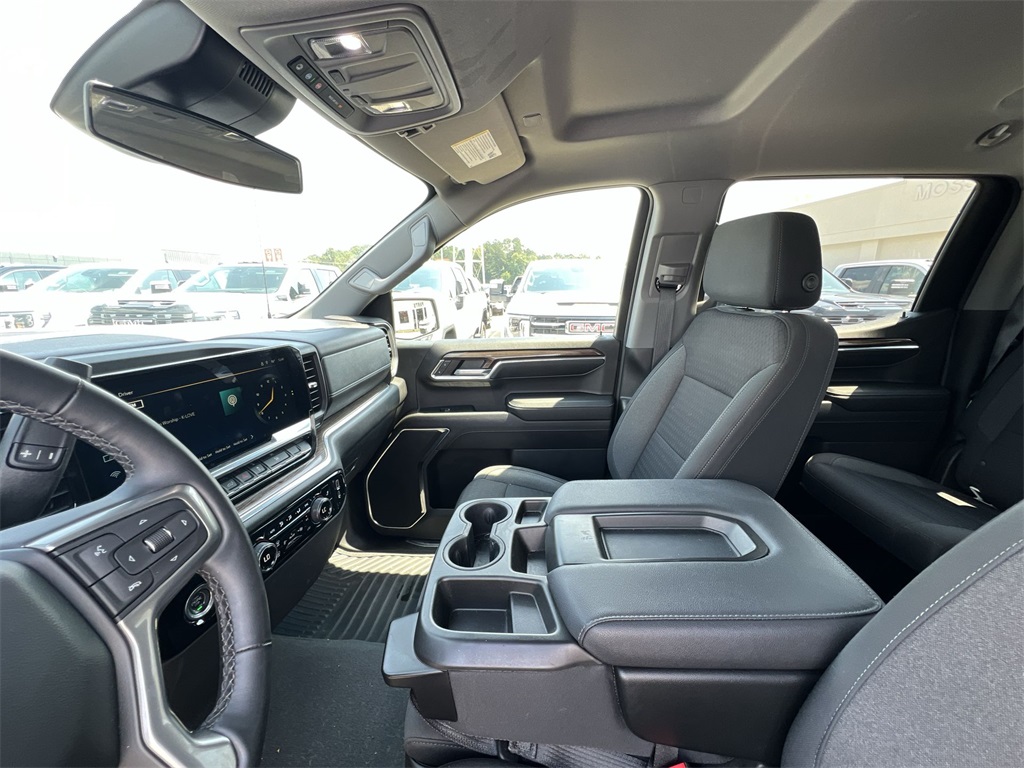 2023 Chevrolet Silverado 1500 LT photo 12