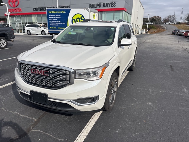 2017 GMC Acadia Denali's photo