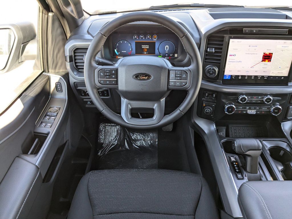 2025 Ford F-150 XLT photo 15