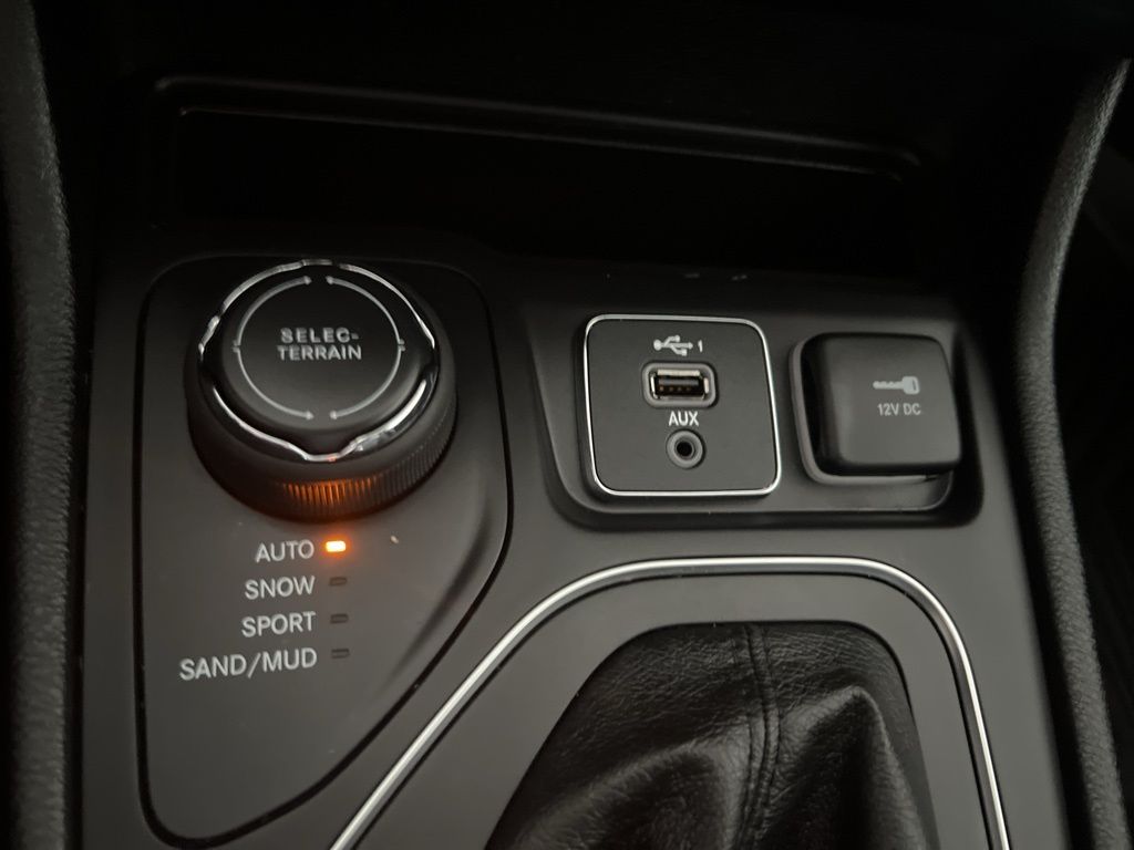 2022 Jeep Cherokee Latitude Lux photo 51