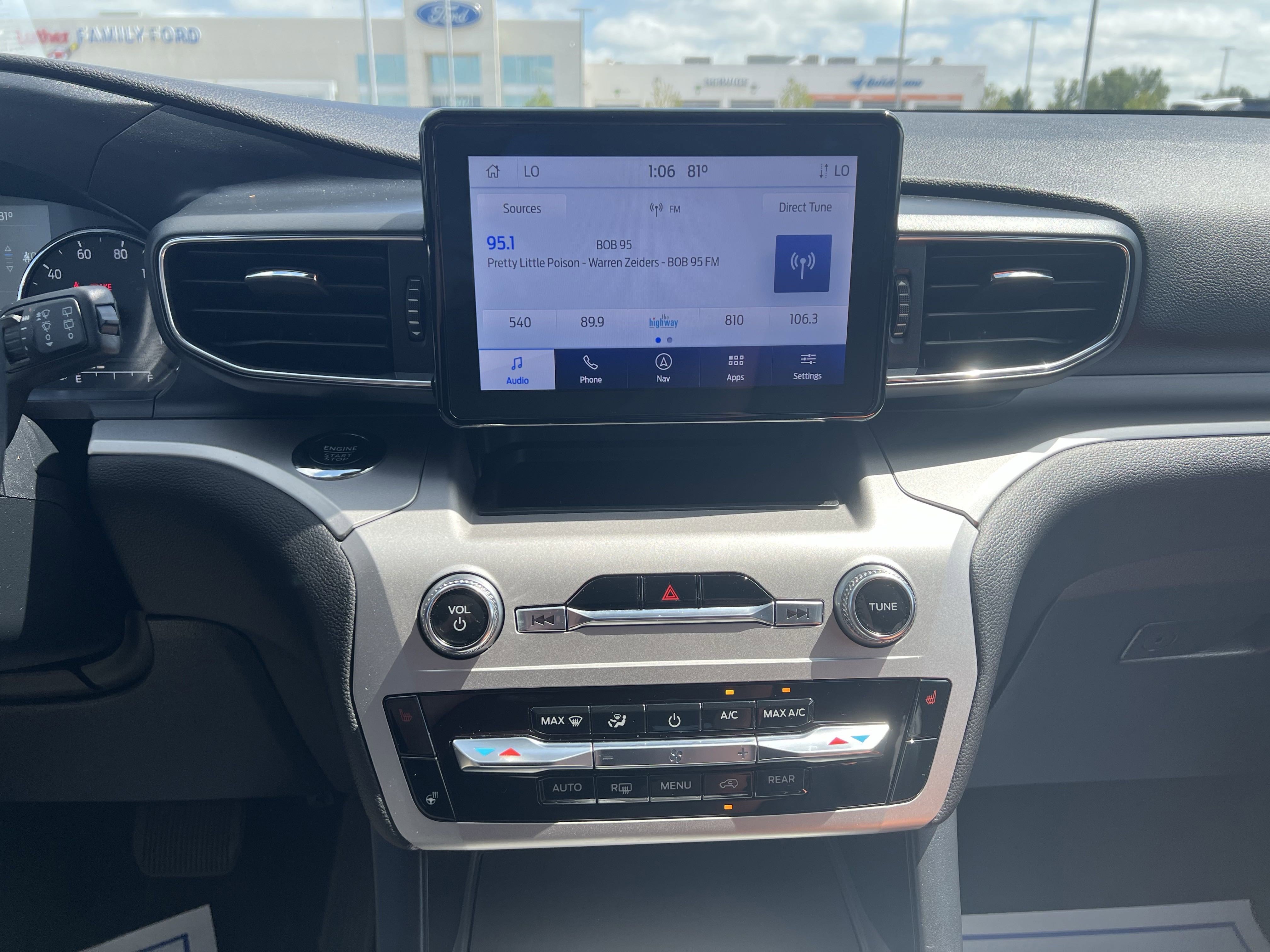 2022 Ford Explorer XLT photo 13