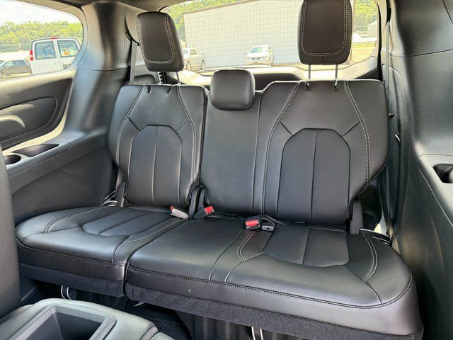 2026 Chrysler Pacifica photo 7