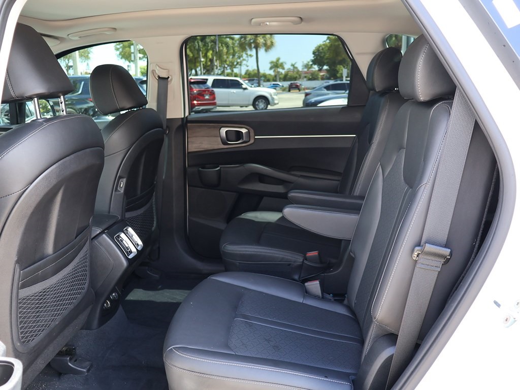 2022 Kia Sorento EX photo 31