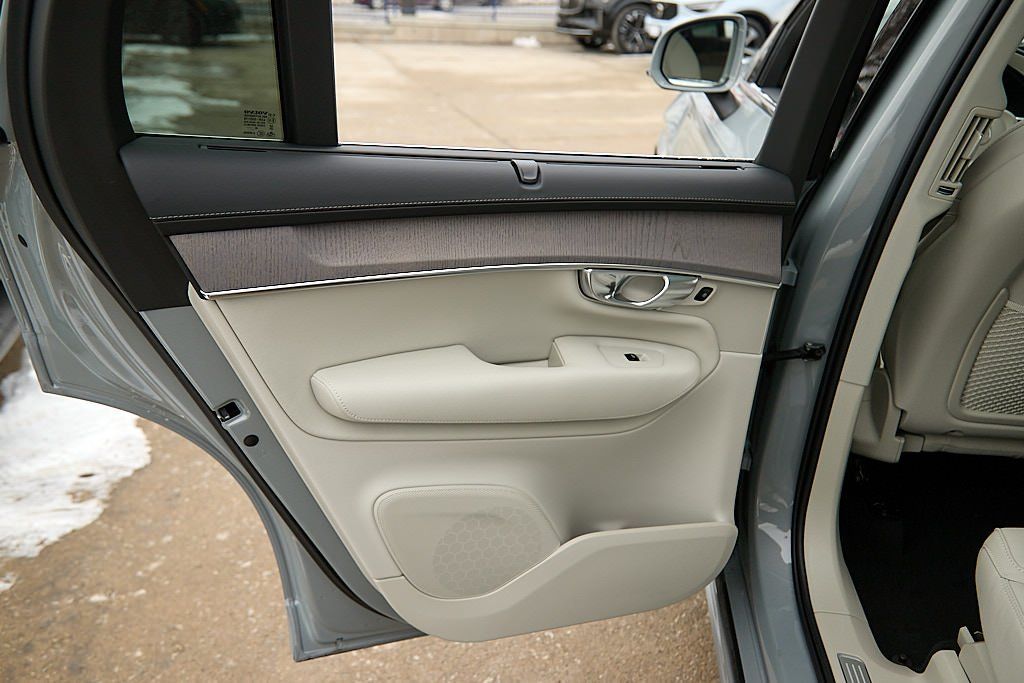 2026 VOLVO XC90 - Image 19