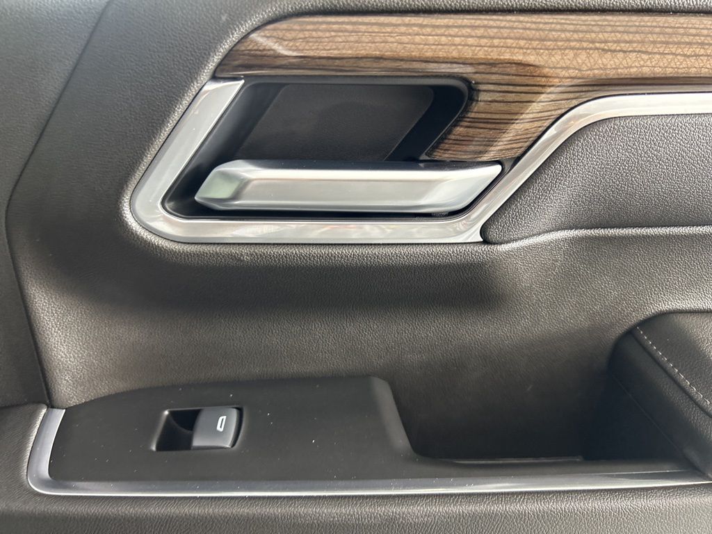 2025 Chevrolet Silverado 1500 RST photo 16