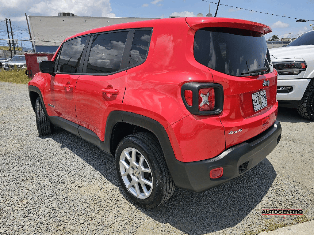 2023 Jeep Renegade Latitude Upland photo 2