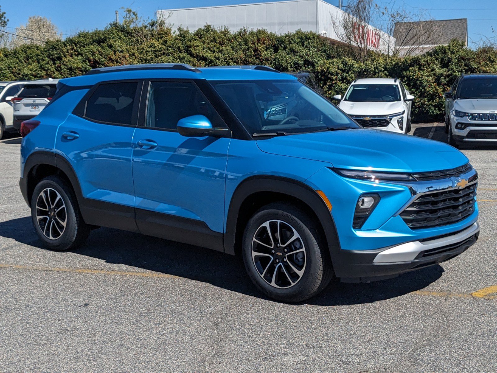 2025 Chevrolet Trailblazer LT photo 2