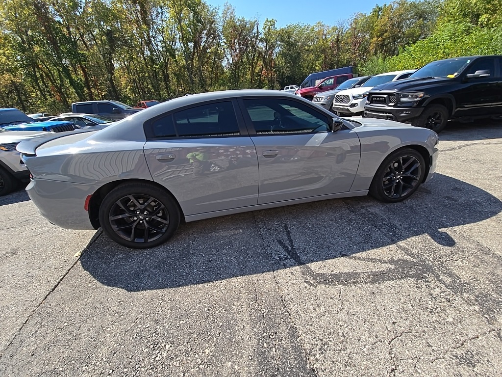2022 Dodge Charger SXT photo 9