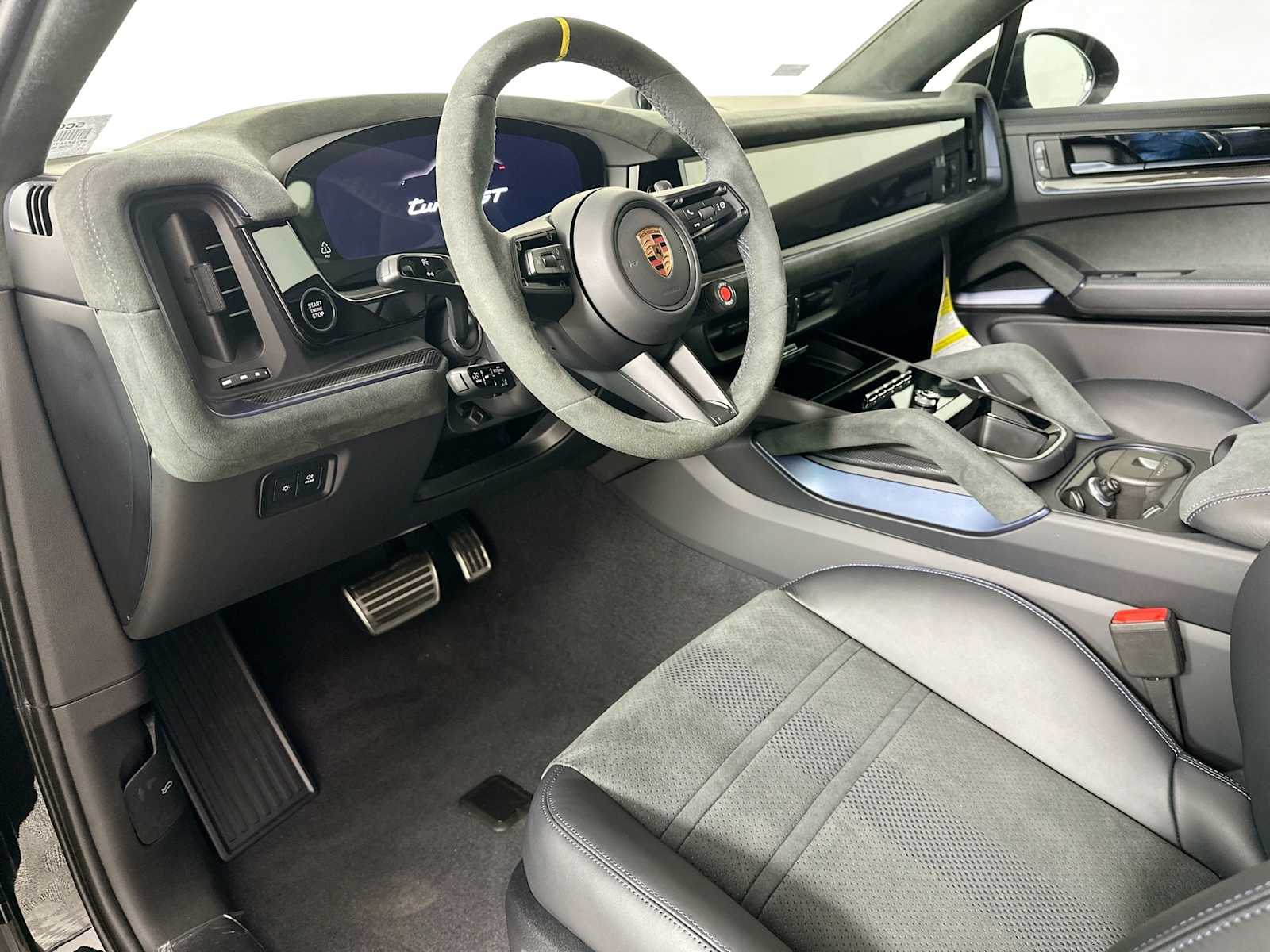 2025 Porsche Cayenne Turbo GT photo 3