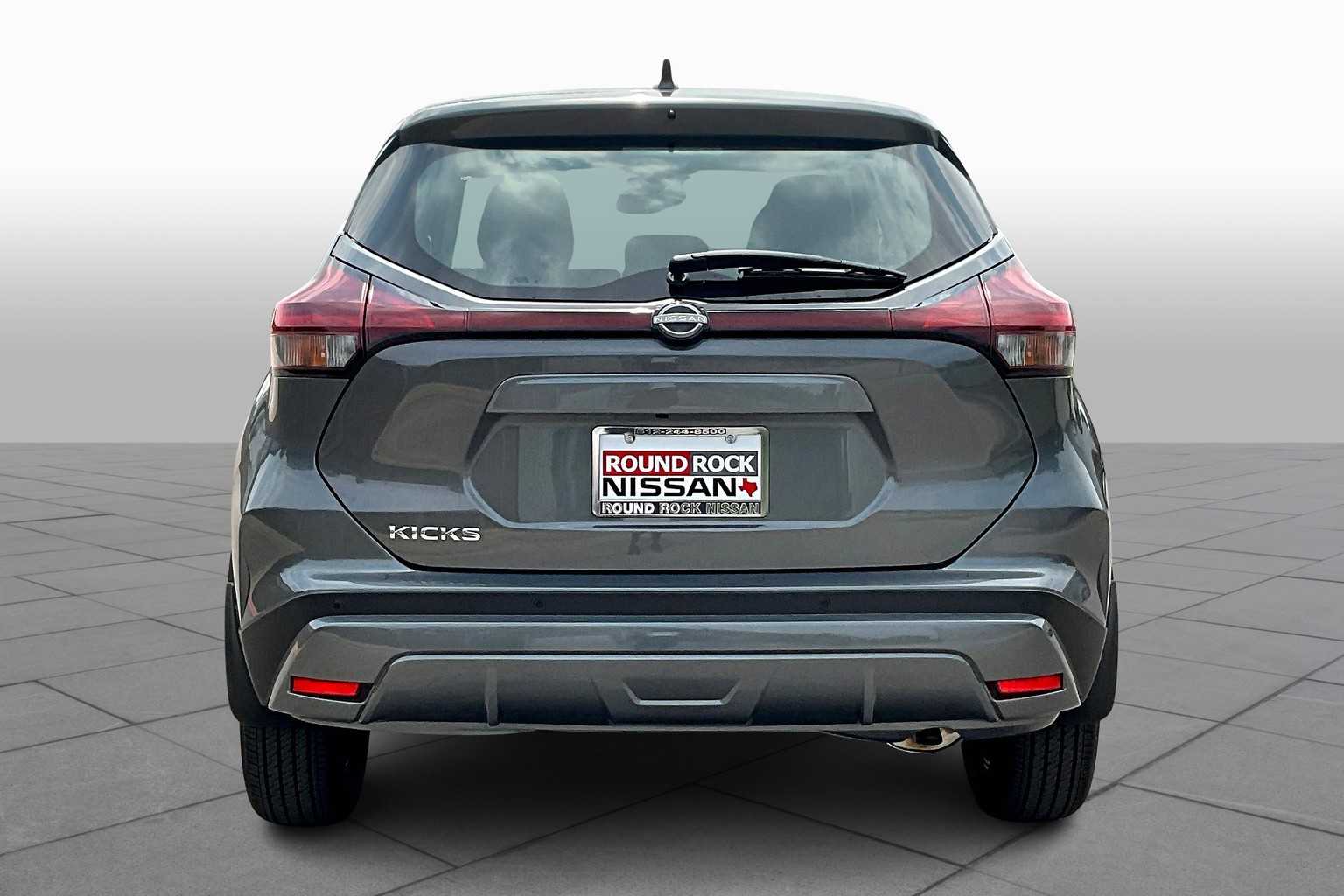2025 Nissan Kicks Play S photo 4