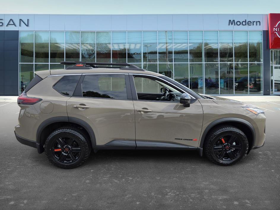 2025 Nissan Rogue SV photo 2
