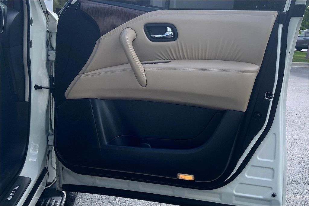2018 Nissan Armada SL photo 23