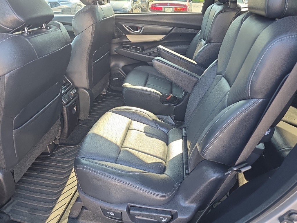 Used 2022 Ice Silver Metallic Subaru Limited image 19