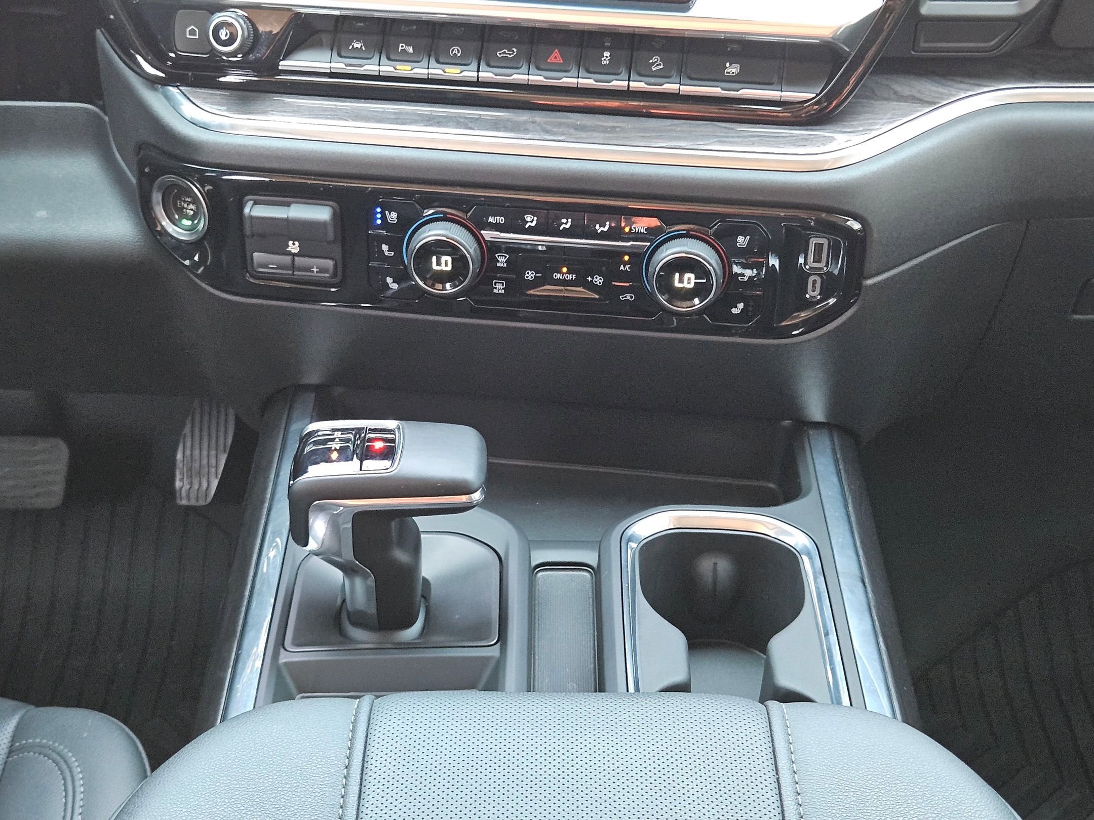 2024 Chevrolet Silverado 1500 LTZ photo 19