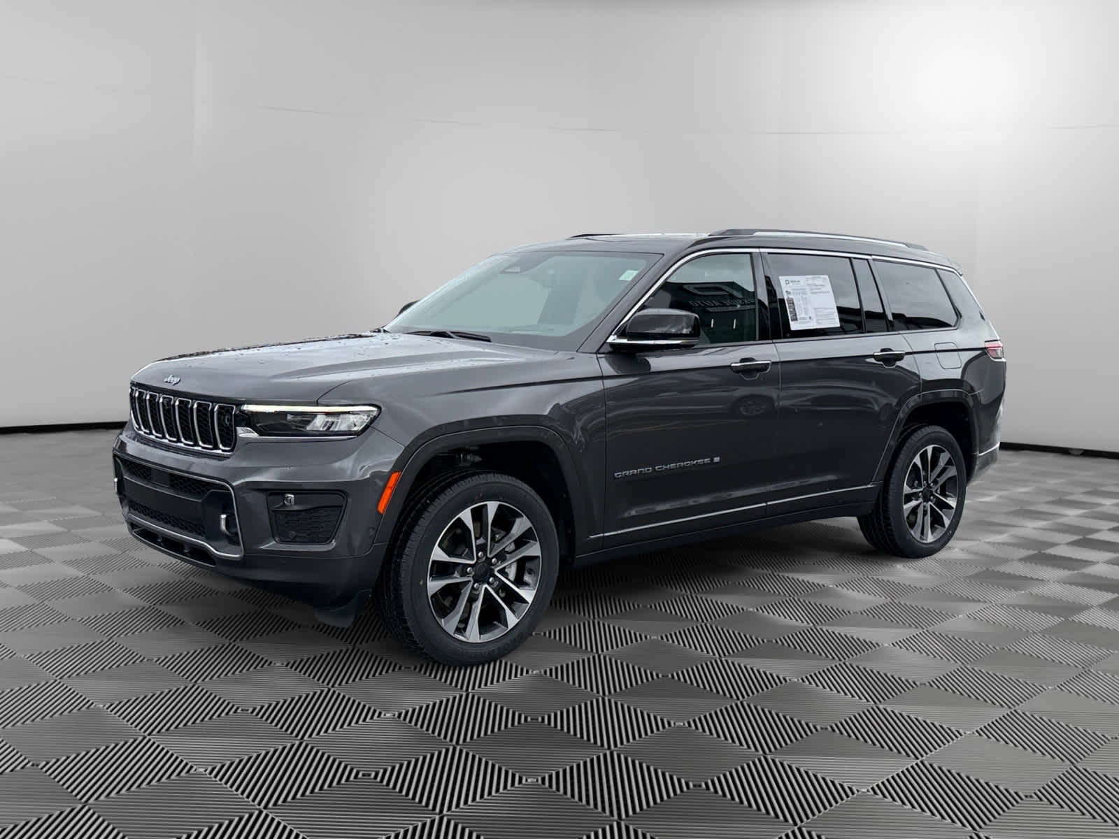 2022 Jeep Grand Cherokee L Overland's photo