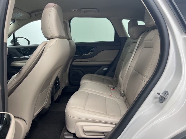 2022 Lincoln Corsair Standard photo 12