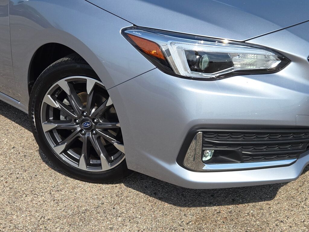 2023 Subaru Impreza Limited photo 2