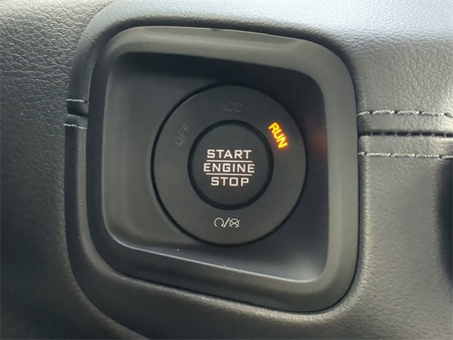 2025 Jeep Wrangler Sahara photo 29