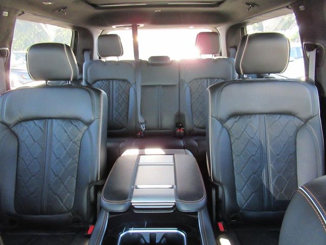 2022 Jeep Grand Wagoneer III photo 31