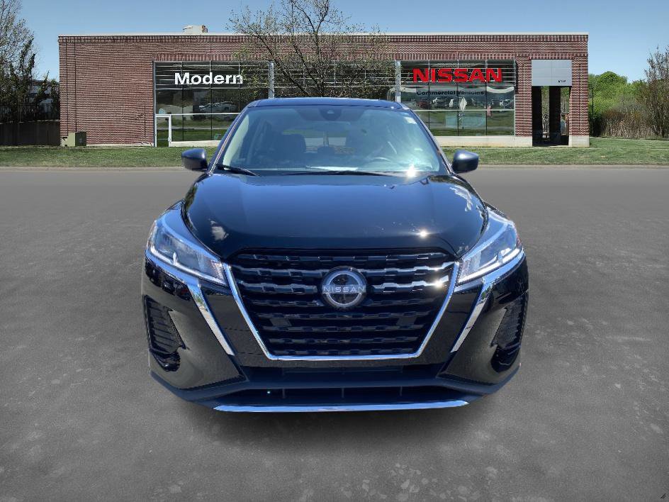 2023 Nissan Kicks S photo 6