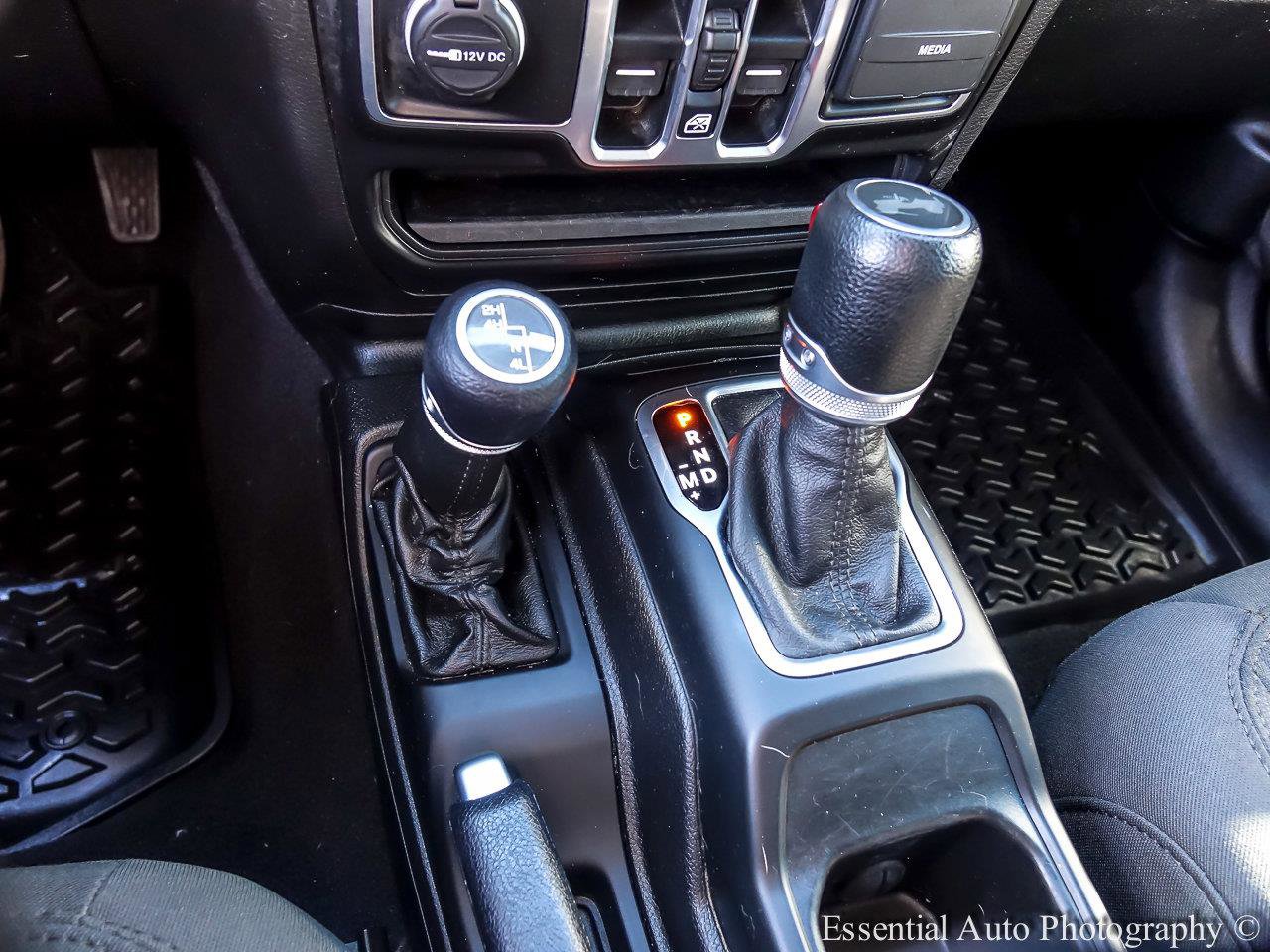 2020 JEEP WRANGLER - Image 15