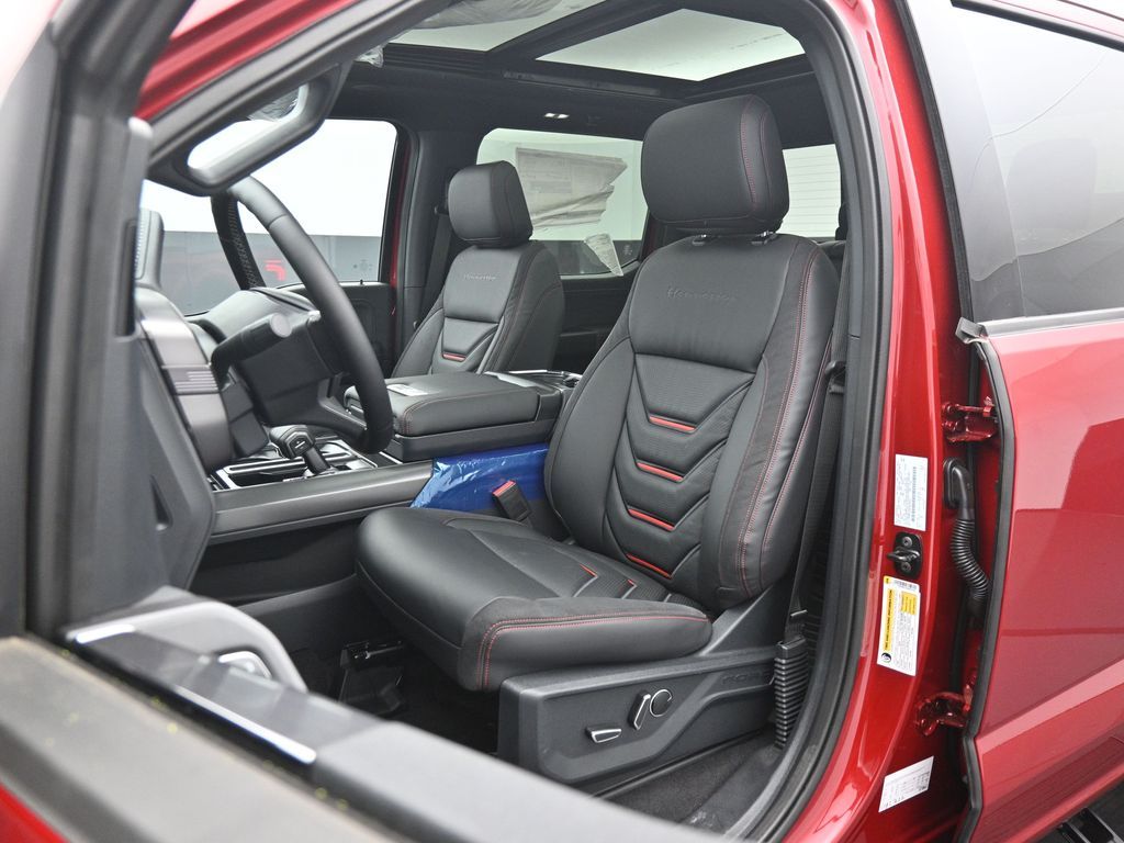 2025 Ford F-150 Lariat photo 7