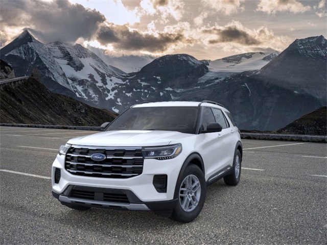 2025 Ford Explorer photo 2