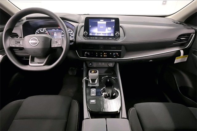 2025 Nissan Rogue S photo 5