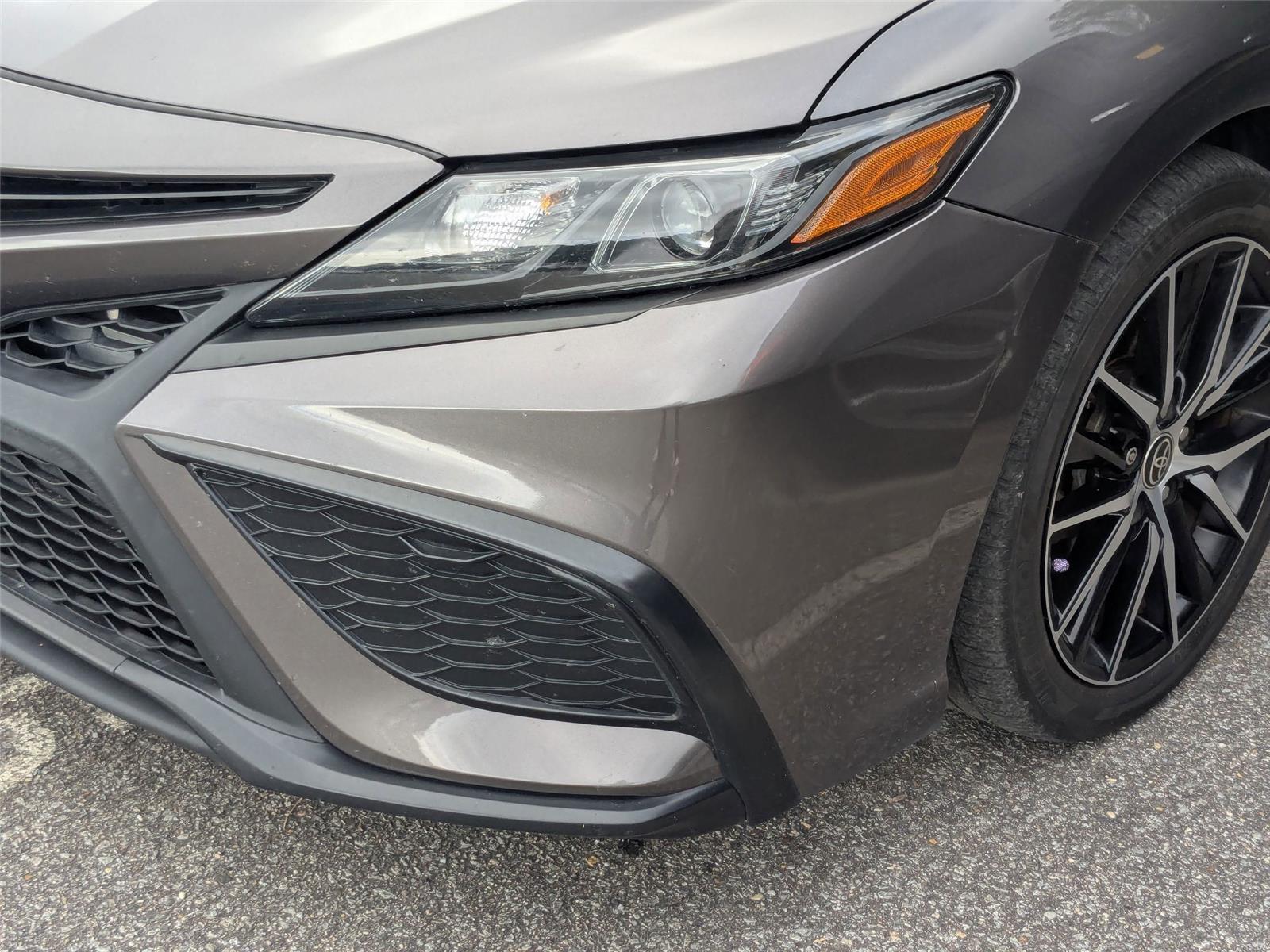 2022 Toyota Camry SE photo 4