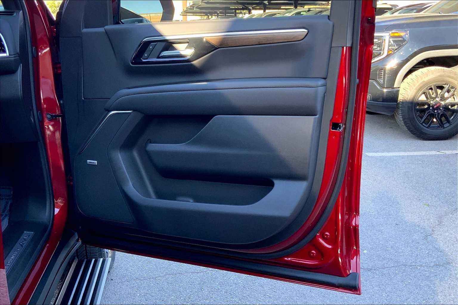 2025 Chevrolet Tahoe High Country photo 20