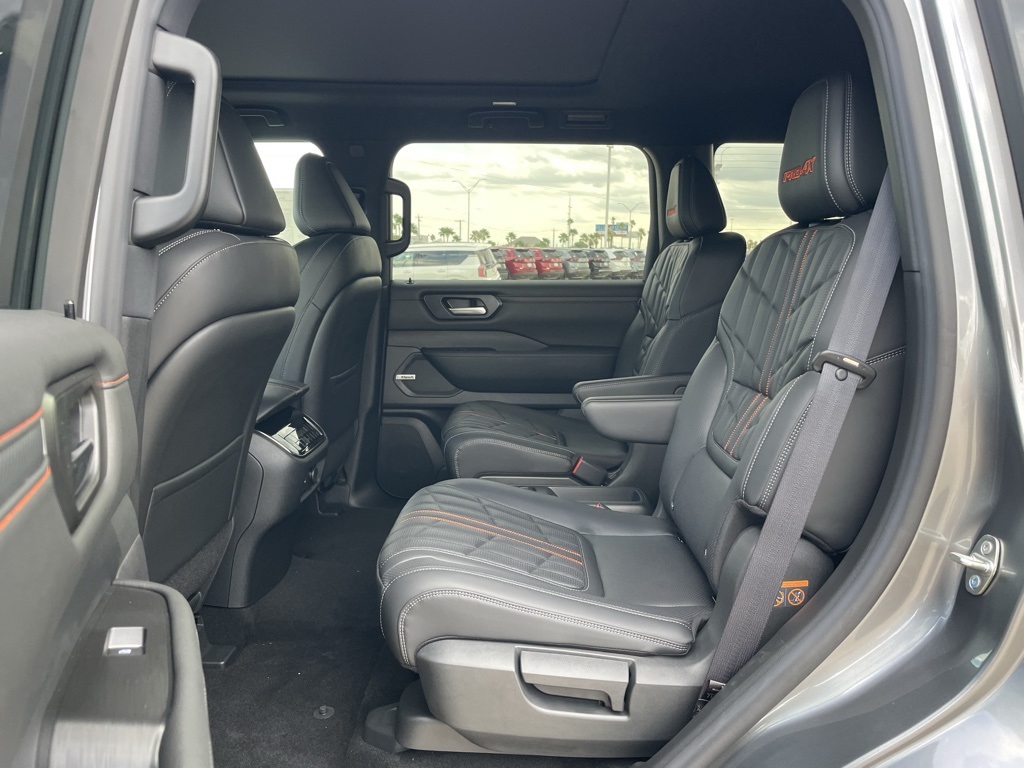 2026 Nissan Armada photo 16