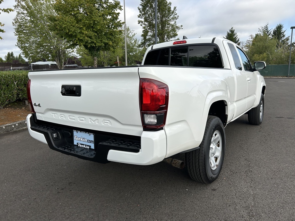 2022 Toyota Tacoma SR photo 6