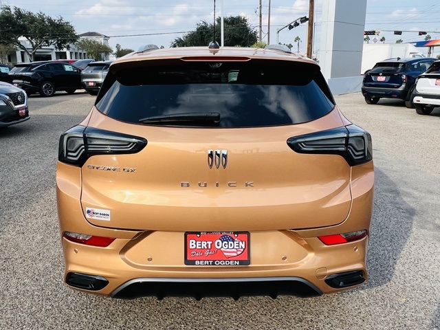 2025 Buick Encore GX Avenir photo 4
